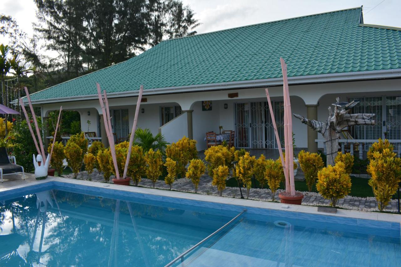 Leo'S Petit Villa Annex Praslin Exterior photo